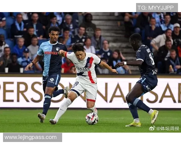 皇马大胜巴黎圣日耳曼六比二红牌争议瞬间点燃全场激情