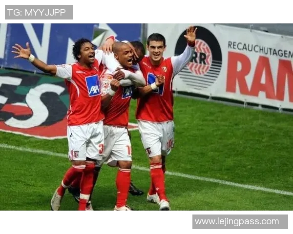 欧冠精彩对决本菲卡大胜莱比锡神扑引发争议判罚全场沸腾