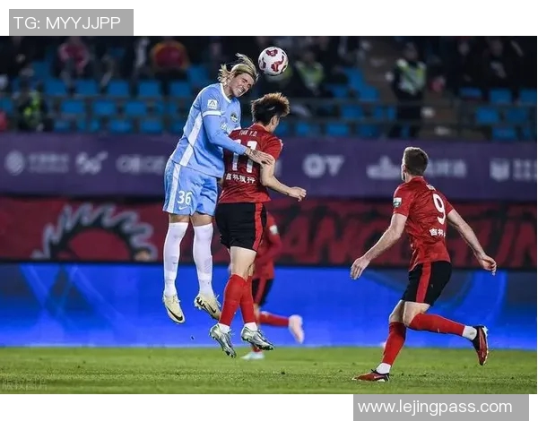 中超精彩对决里昂大胜切尔西帽子戏法引发转会热议